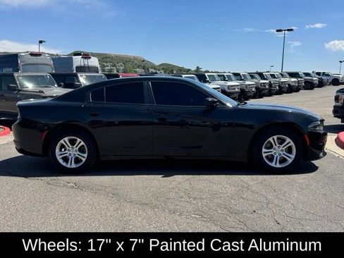 Used 2022 Dodge Charger SXT RWD image 6