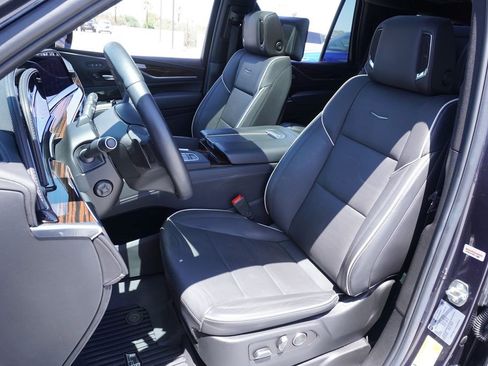 Certified 2023 Cadillac Escalade Premium Luxury w/ Performance Package AWD/4WD image 15