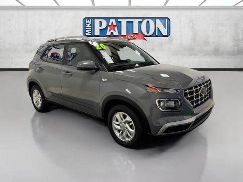 Used 2020 Hyundai Venue SEL FWD image 1