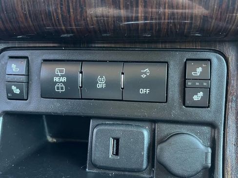 Used 2016 Chevrolet Traverse LT image 24