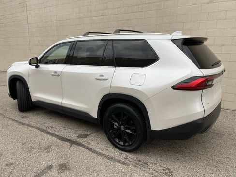 Used 2024 Toyota Grand Highlander Limited image 3