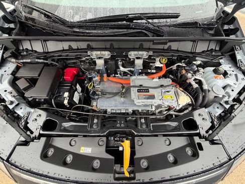 New 2026 Nissan Leaf Platinum+ w/ Cargo Package (Platinum+) FWD image 35
