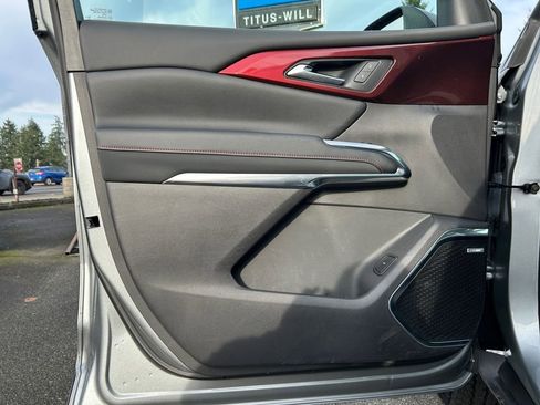 Used 2025 Chevrolet Traverse Z71 image 22