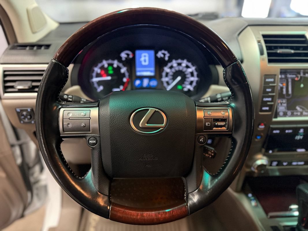 Used 2018 Lexus GX 460 Premium w/ Premium Package AWD/4WD image 13