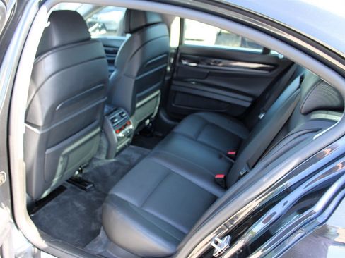 Used 2011 BMW 750i xDrive image 19