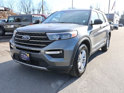 Certified 2023 Ford Explorer XLT w/ Equipment Group 202A image 3