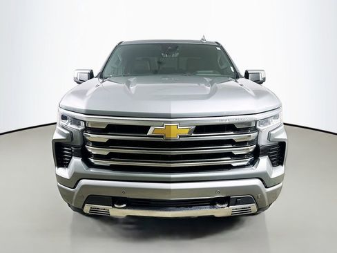 Used 2023 Chevrolet Silverado 1500 High Country w/ High Country Premium Package AWD/4WD image 2