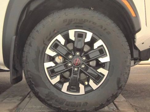 Used 2024 Nissan Frontier PRO-4X w/ Pro Convenience Package image 8