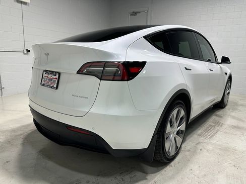 Used 2021 Tesla Model Y Long Range image 5