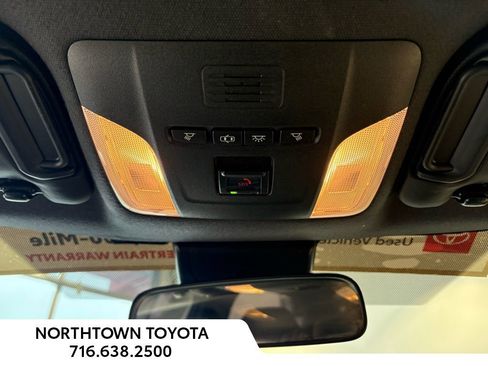 Used 2021 Toyota Corolla SE w/ Carpet Mat Package (TMS) image 14