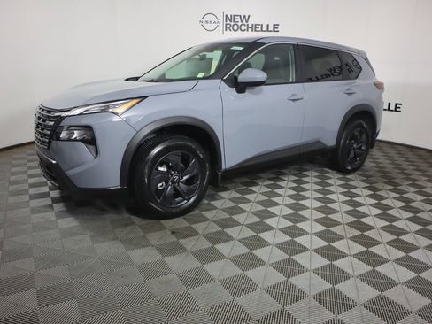 New 2026 Nissan Rogue SV w/ Cold Weather Package AWD/4WD image 4