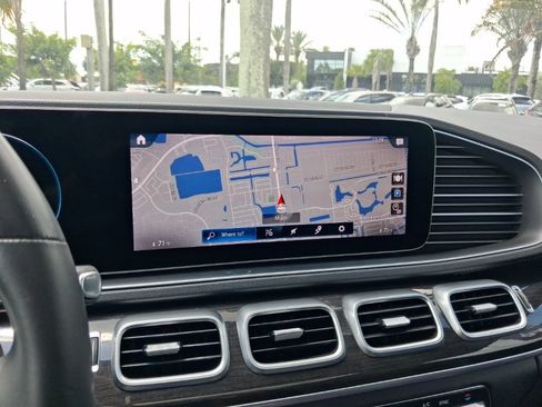 Used 2020 Mercedes-Benz GLS 450 4MATIC image 21
