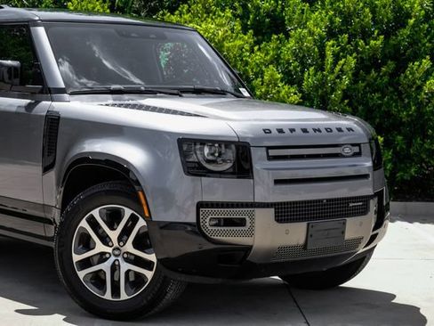 Used 2023 Land Rover Defender 110 X-Dynamic SE AWD/4WD image 9