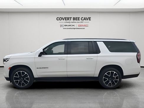 Used 2023 Chevrolet Suburban RST image 5