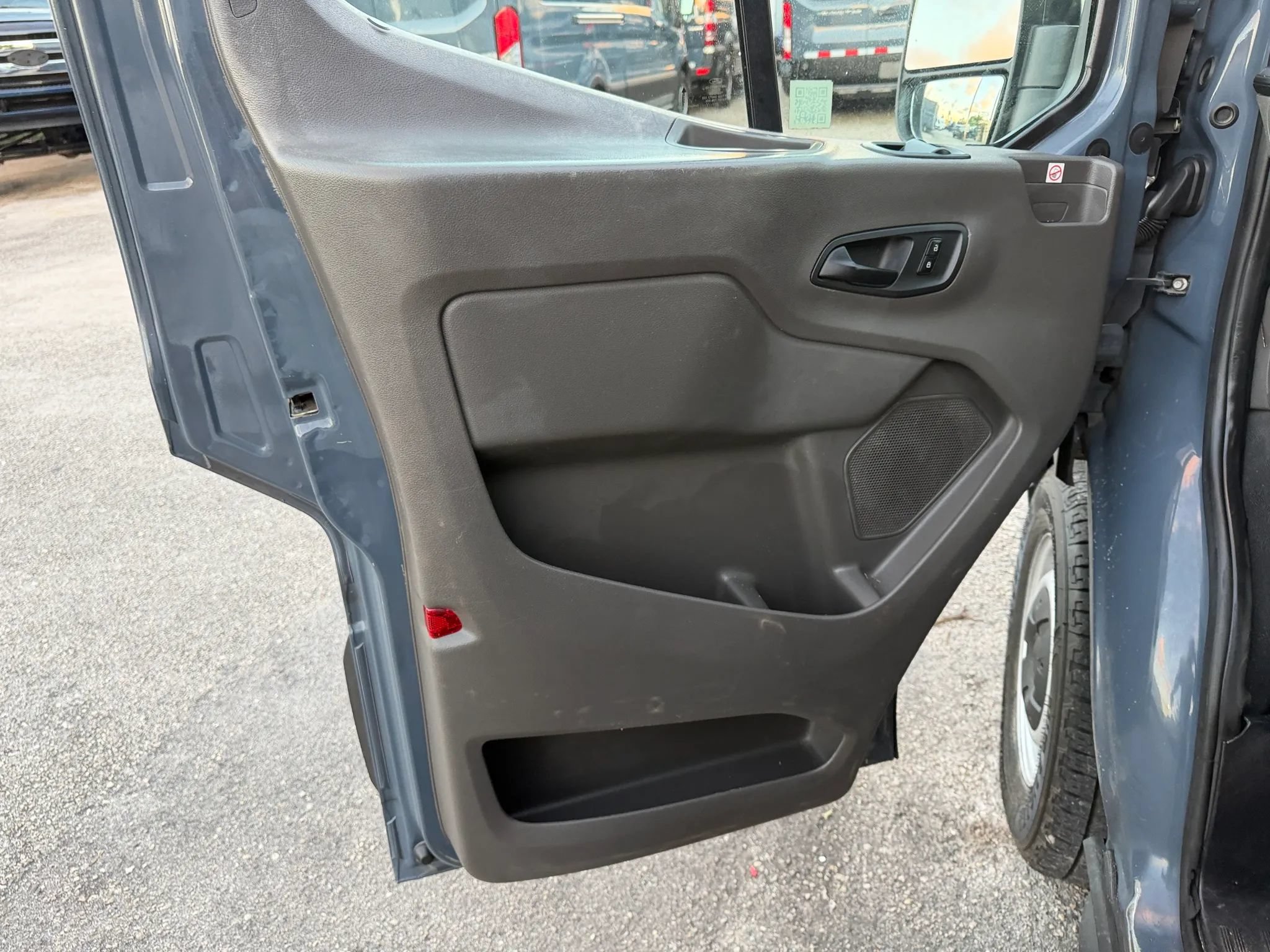 Used 2020 Ford Transit 250 148 High Roof Extended RWD image 11