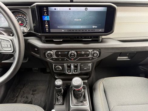 Used 2025 Jeep Wrangler Sport image 11