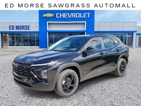 New 2026 Chevrolet Trax LT w/ Midnight Edition FWD image 1