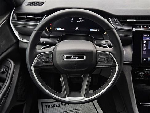 Used 2024 Jeep Grand Cherokee L Laredo image 14