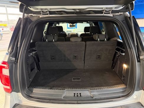 Used 2018 Ford Expedition XLT AWD/4WD image 11