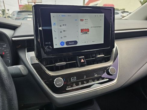Used 2025 Toyota Corolla LE FWD image 15