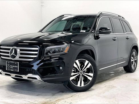 Used 2025 Mercedes-Benz GLB 250 image 2