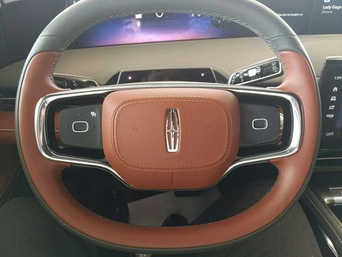 Certified 2025 Lincoln Nautilus Black Label w/ Jet Appearance Package AWD/4WD image 17