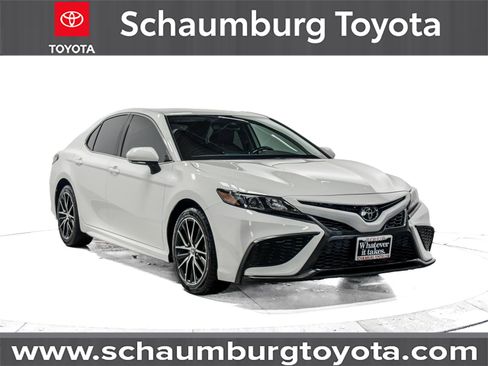 Used 2023 Toyota Camry SE image 1