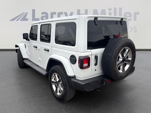 Used 2018 Jeep Wrangler Unlimited Sahara image 3