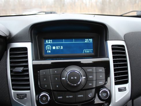 Used 2014 Chevrolet Cruze LT image 25