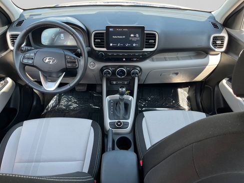 Used 2024 Hyundai Venue SEL FWD image 10