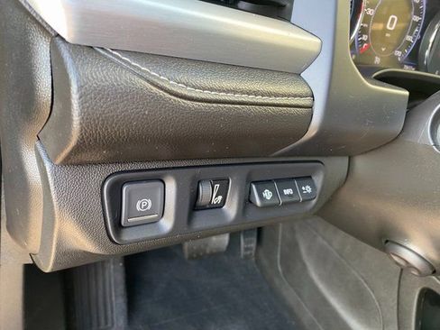 Used 2023 GMC Acadia SLT w/ Technology Package image 22