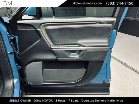 Used 2025 Rivian R1S Adventure AWD/4WD image 29