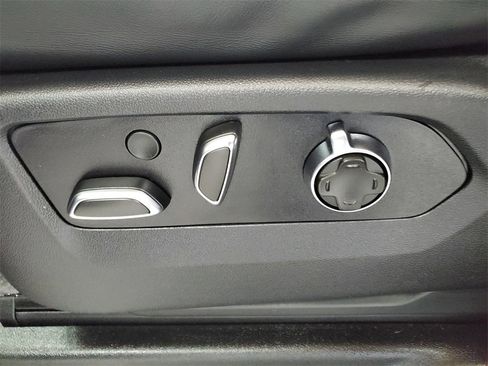 Used 2021 Cadillac Escalade Premium Luxury Platinum image 8