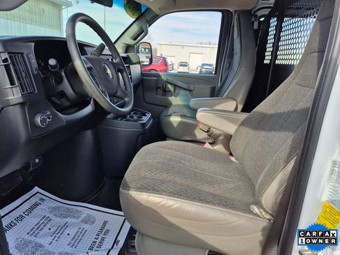 Certified 2024 Chevrolet Express 2500 Work Van w/ Driver Convenience Package image 9