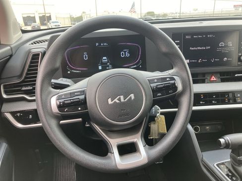 Used 2024 Kia Sportage LX image 11
