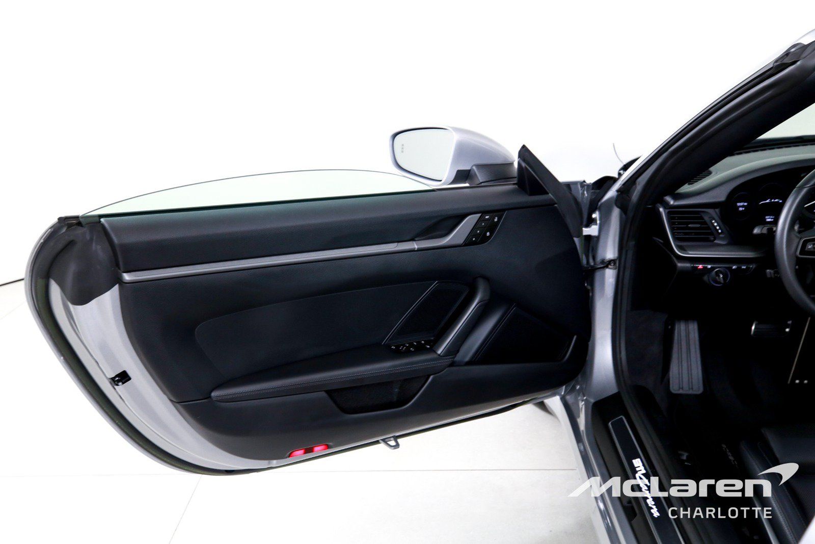 Used 2023 Porsche 911 Carrera RWD image 11