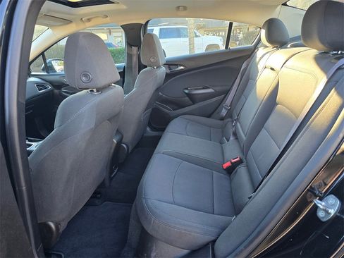 Used 2017 Chevrolet Cruze LT image 16