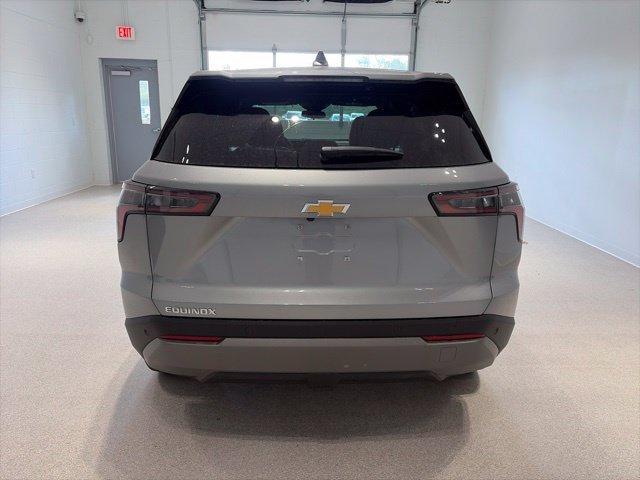 New 2027 Chevrolet Equinox LT w/ Convenience Package II FWD image 5