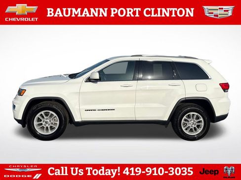 Used 2018 Jeep Grand Cherokee Laredo AWD/4WD image 3