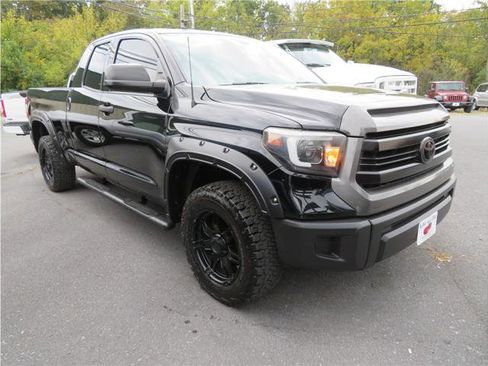 Used 2017 Toyota Tundra SR image 13