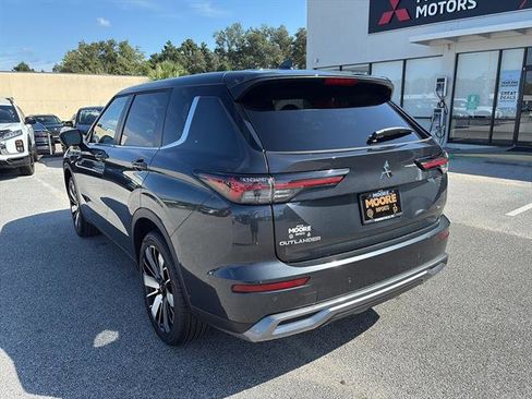 New 2025 Mitsubishi Outlander SE image 4