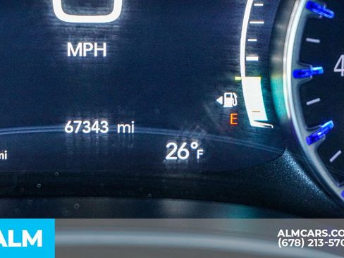 Used 2023 Chrysler Pacifica Limited image 60