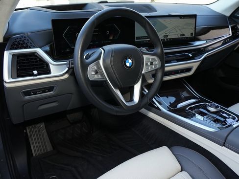 Used 2024 BMW X7 xDrive40i w/ Executive Package image 8