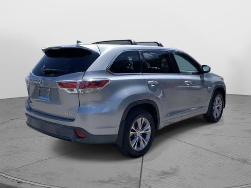 Used 2015 Toyota Highlander Plus AWD/4WD image 3