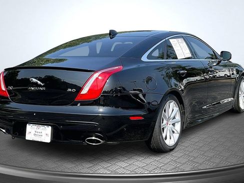 Used 2018 Jaguar XJ R-Sport RWD image 7