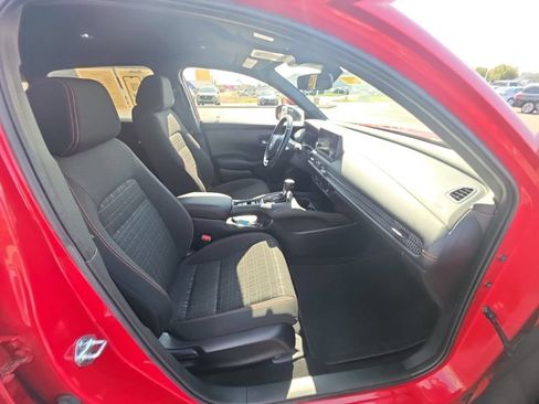 Certified 2025 Honda HR-V Sport image 32