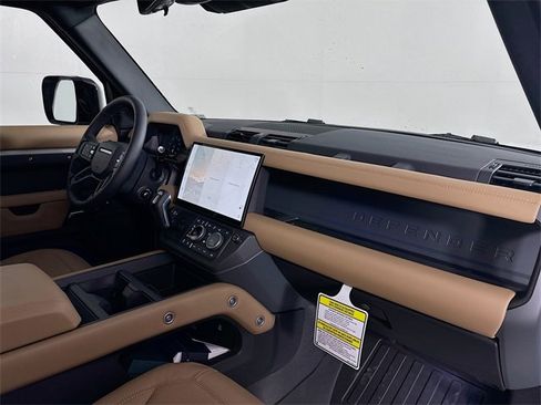 New 2026 Land Rover Defender 110 X-Dynamic SE image 27