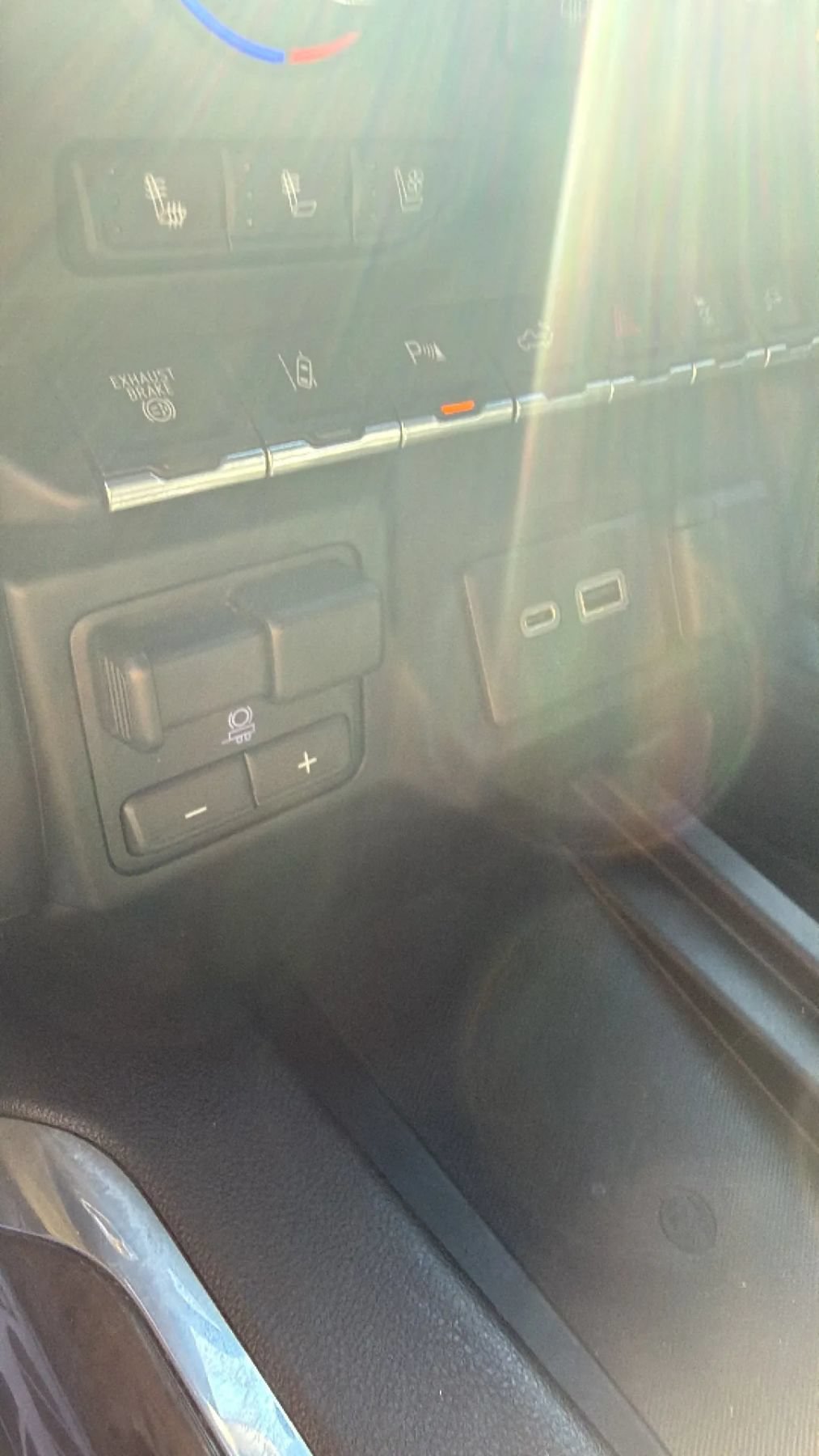 Used 2020 Chevrolet Silverado 2500 LTZ w/ LTZ Premium Package AWD/4WD image 25