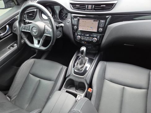 Used 2022 Nissan Rogue Sport SL w/ Premium Package FWD image 24