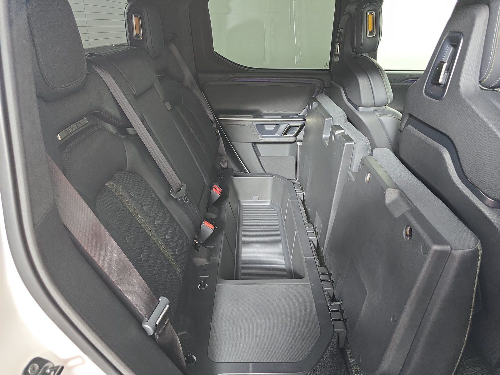 Used 2023 Rivian R1T Adventure Dual AWD/4WD image 24